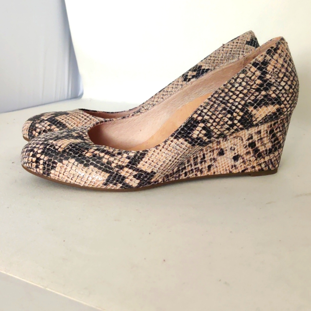 NWOB Vionic Dress Antonia black Gray pink nude  Leather Moc Snake Wedges SZ 9.5